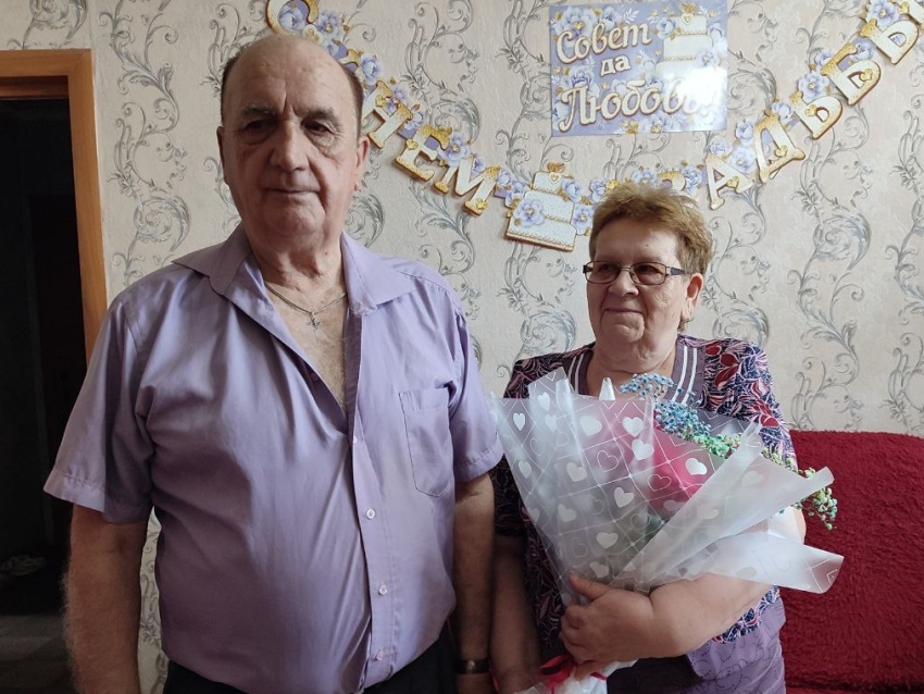 Праздник верности и взаимоподдержки отметили супруги Номоконовы из Оловянной